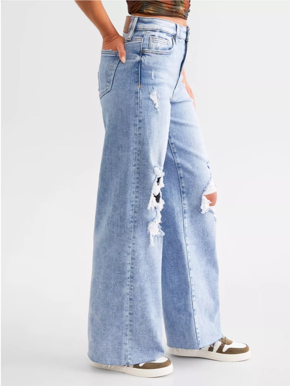Hidden Nori High-Waist Light Blue Distressed Wide-Leg Jeans. Womens Size 28 - Picture 2 of 8